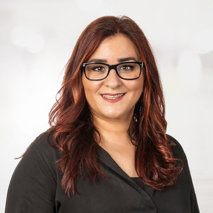 Zeynep, Friseurmeisterin